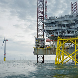 Oily water separation system for offshore wind farms